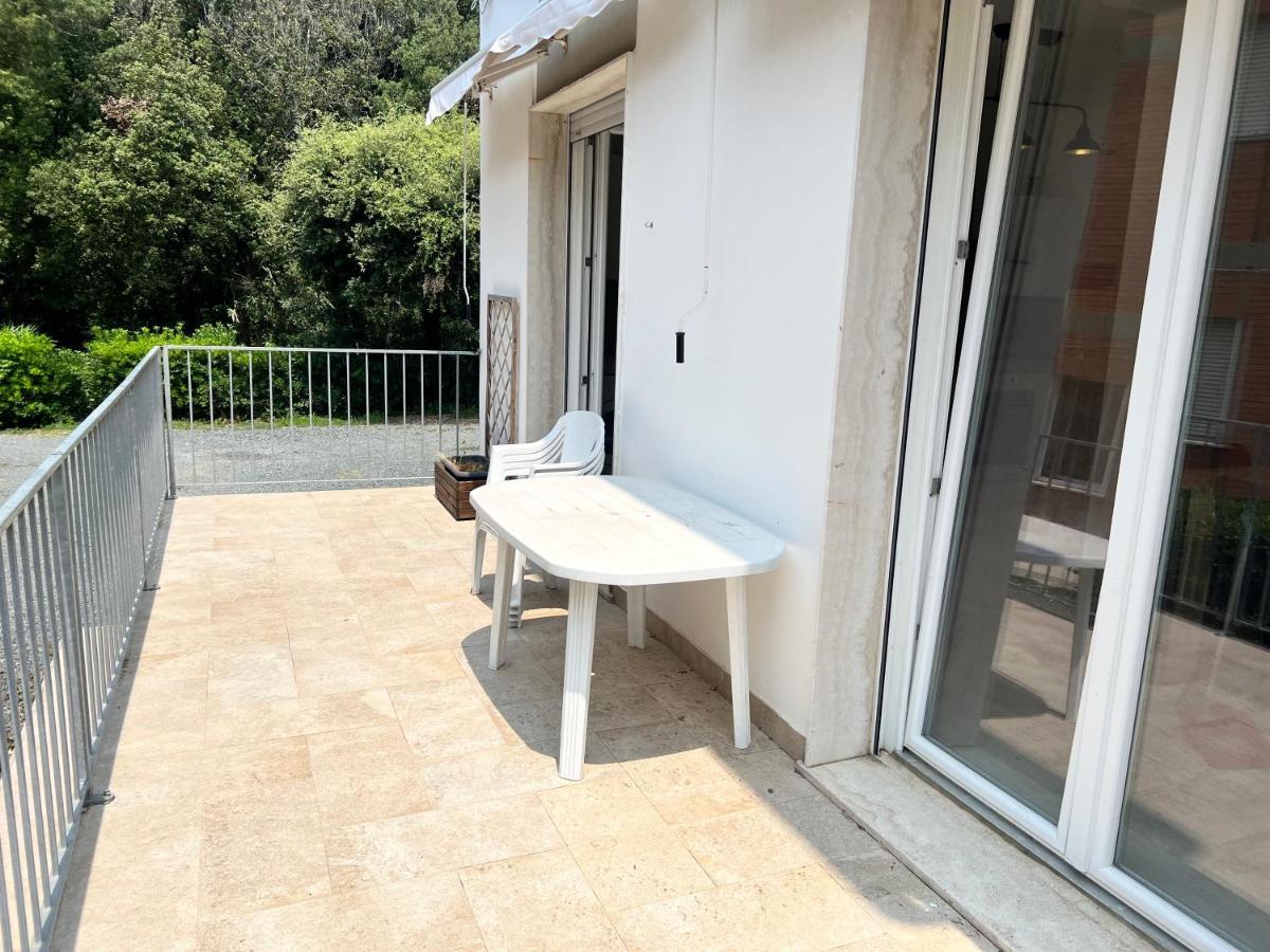 I Lecci Villa Livorno Eksteriør bilde